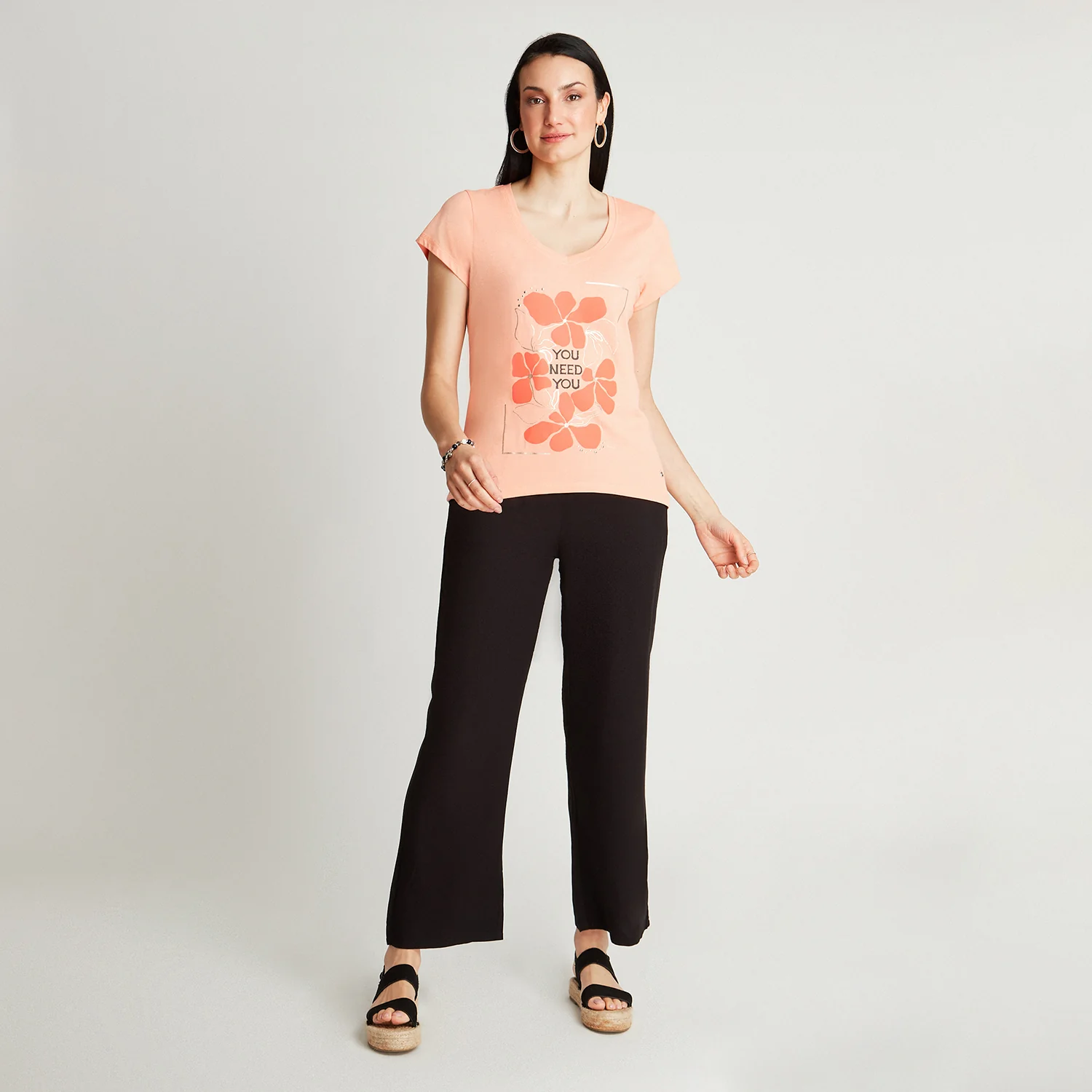 Polera Damasco Manga Corta Estampado Cuello V - Image 4