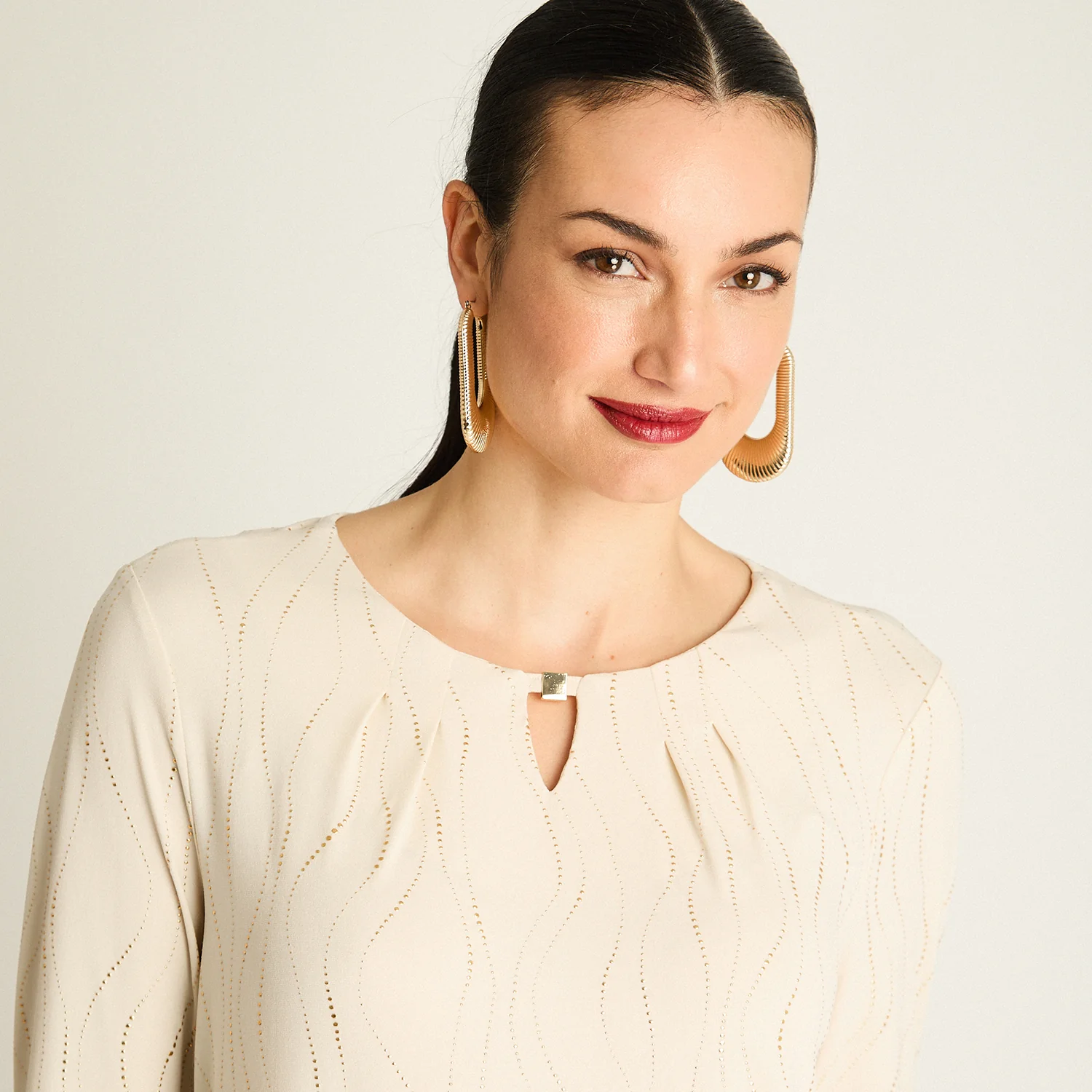 Polera Beige con Brillo Ondulado - Image 3