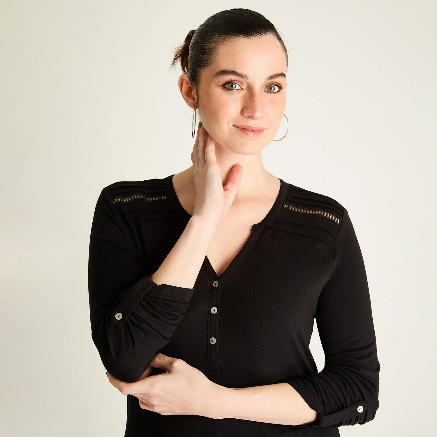 Polera Negra con Botones - Image 3