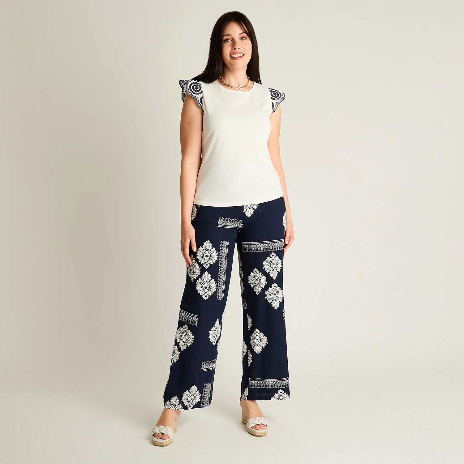 Polera Blanca Sin Mangas - Image 4