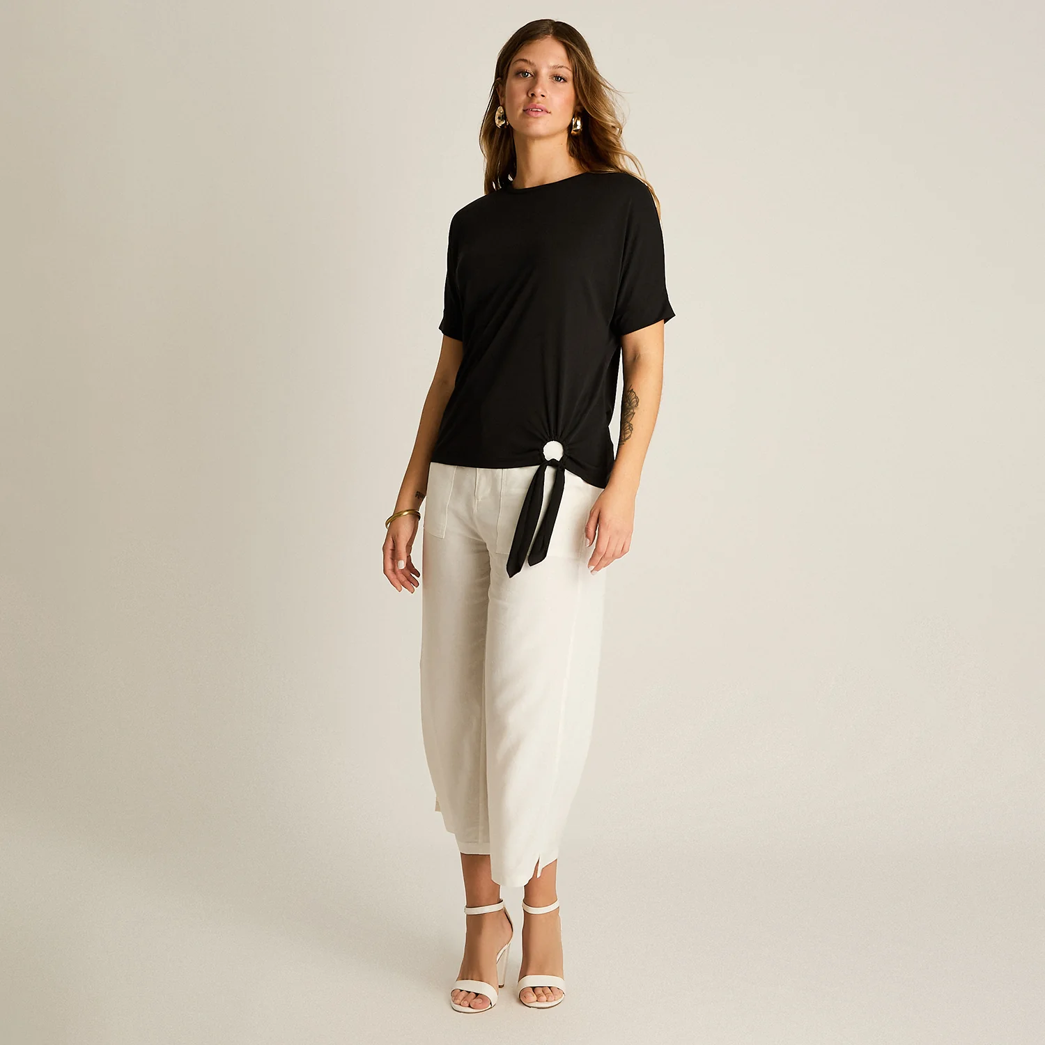 Polera Negra Manga Corta con Lazo Lateral - Image 5