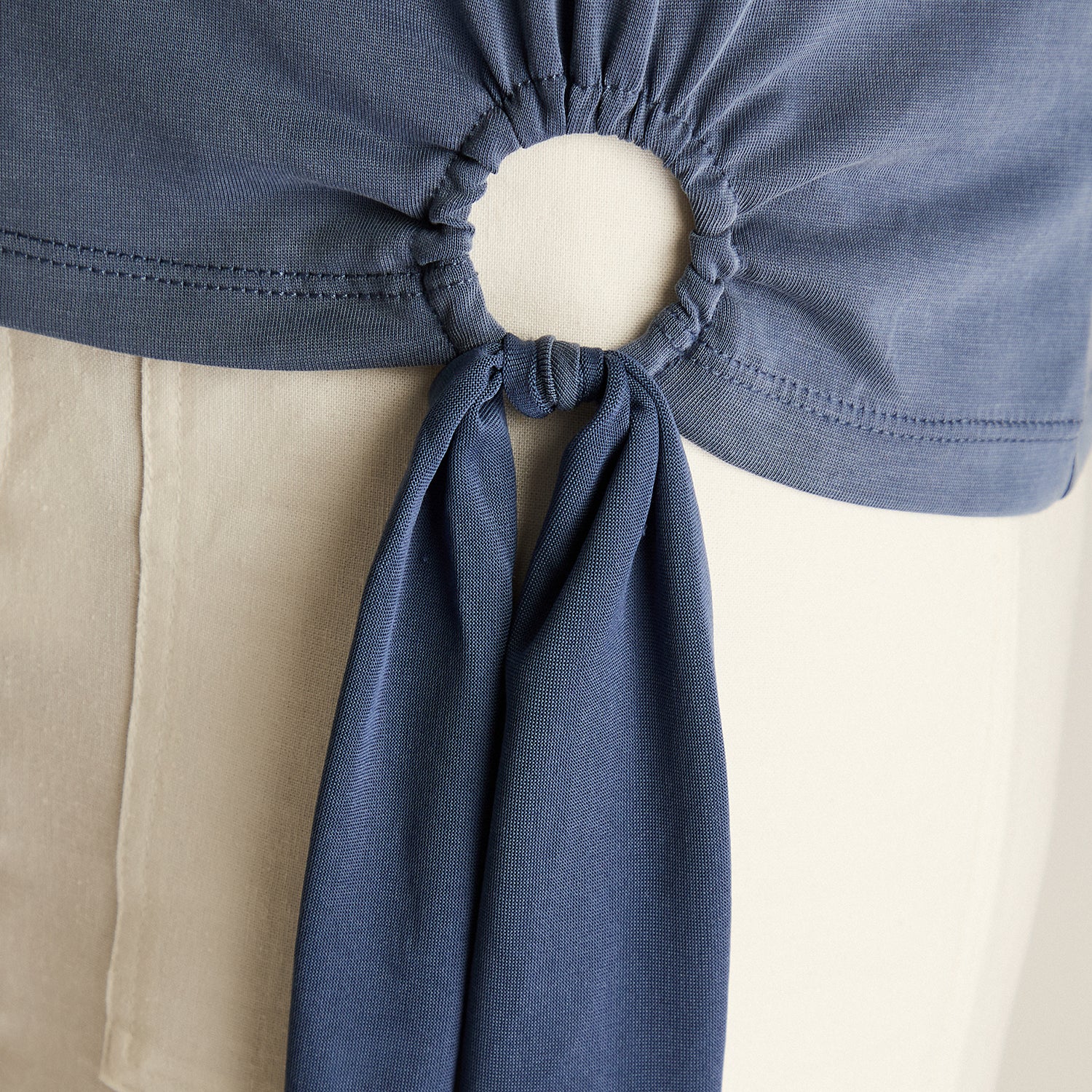 Polera Índigo Manga Corta con Lazo Lateral - Image 4