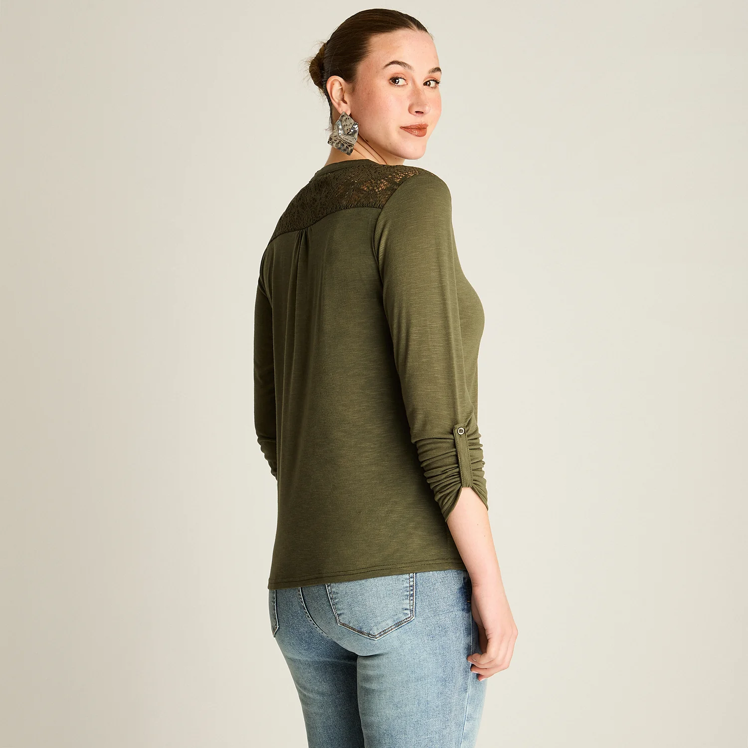 Polera Verde Manga Larga con Detalle de Macramé - Image 3