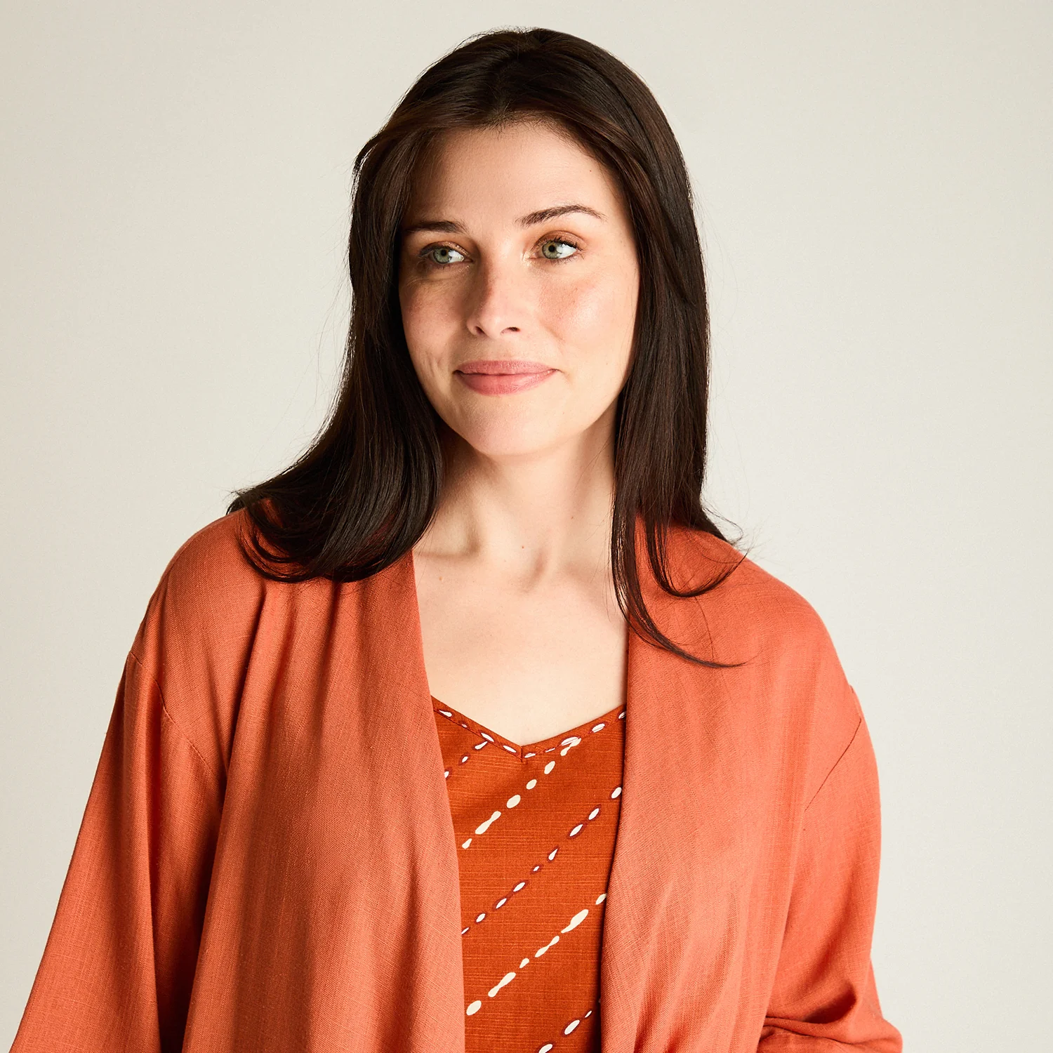 Tapado Terracota Manga 3/4 No Elasticado Calce Holgado - Image 3