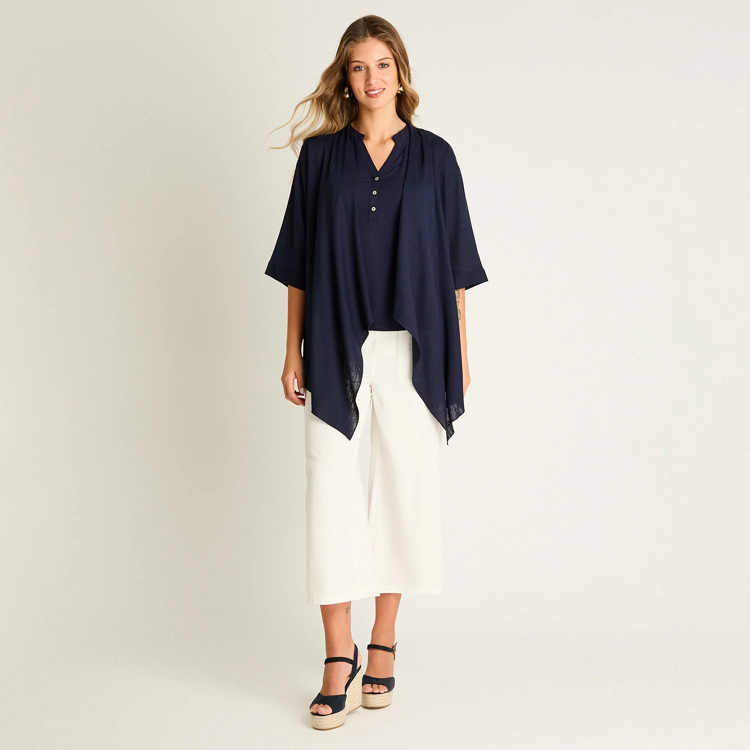 Tapado Azul Manga 3/4 No Elasticado Calce Holgado - Image 4