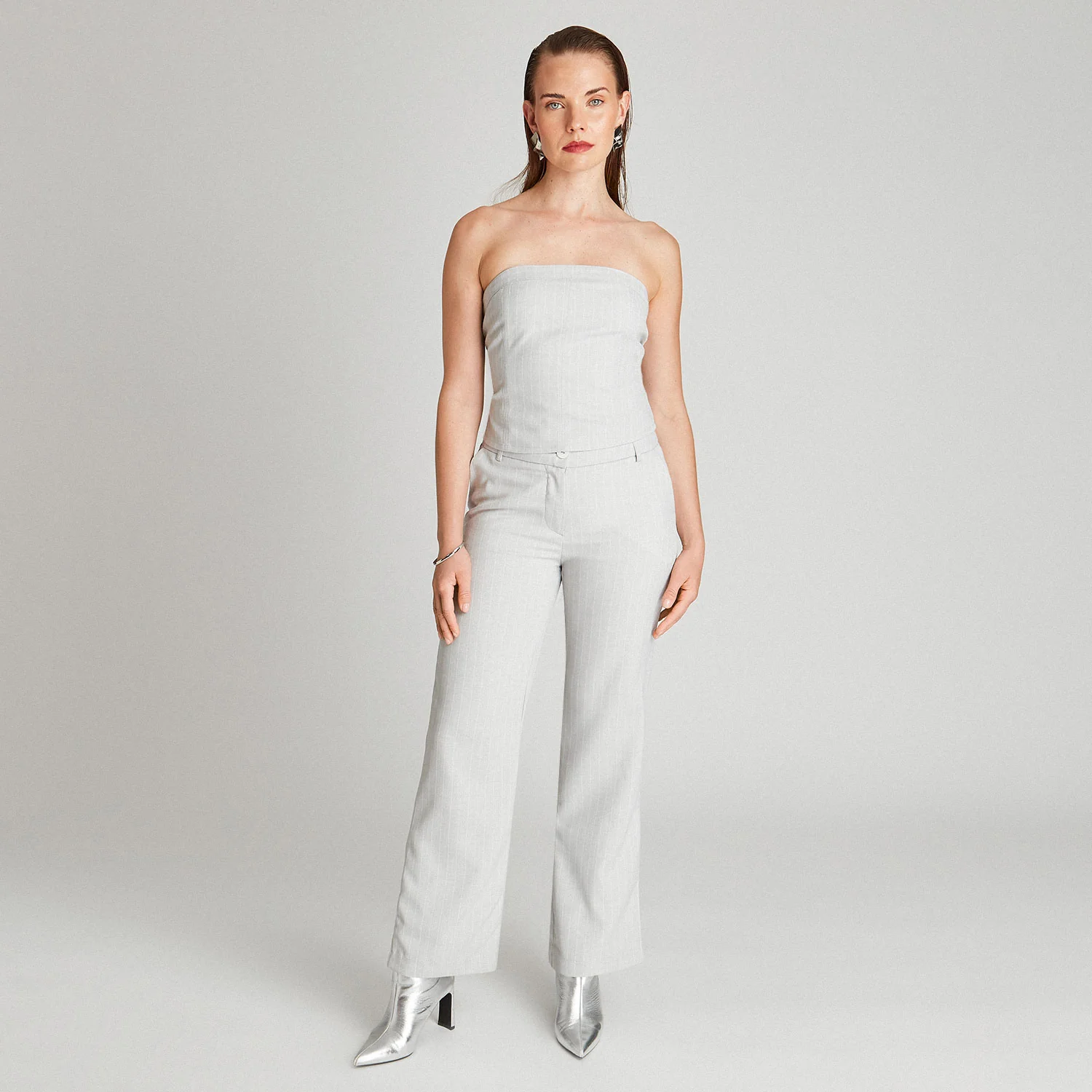 Corset Sin Mangas Diseño de Líneas Gris - Image 6