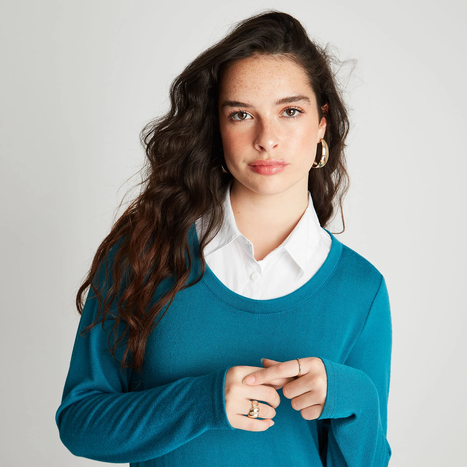 Polera Camant Cuello Camisero Y Bolsillos Azul Petróleo - Image 3