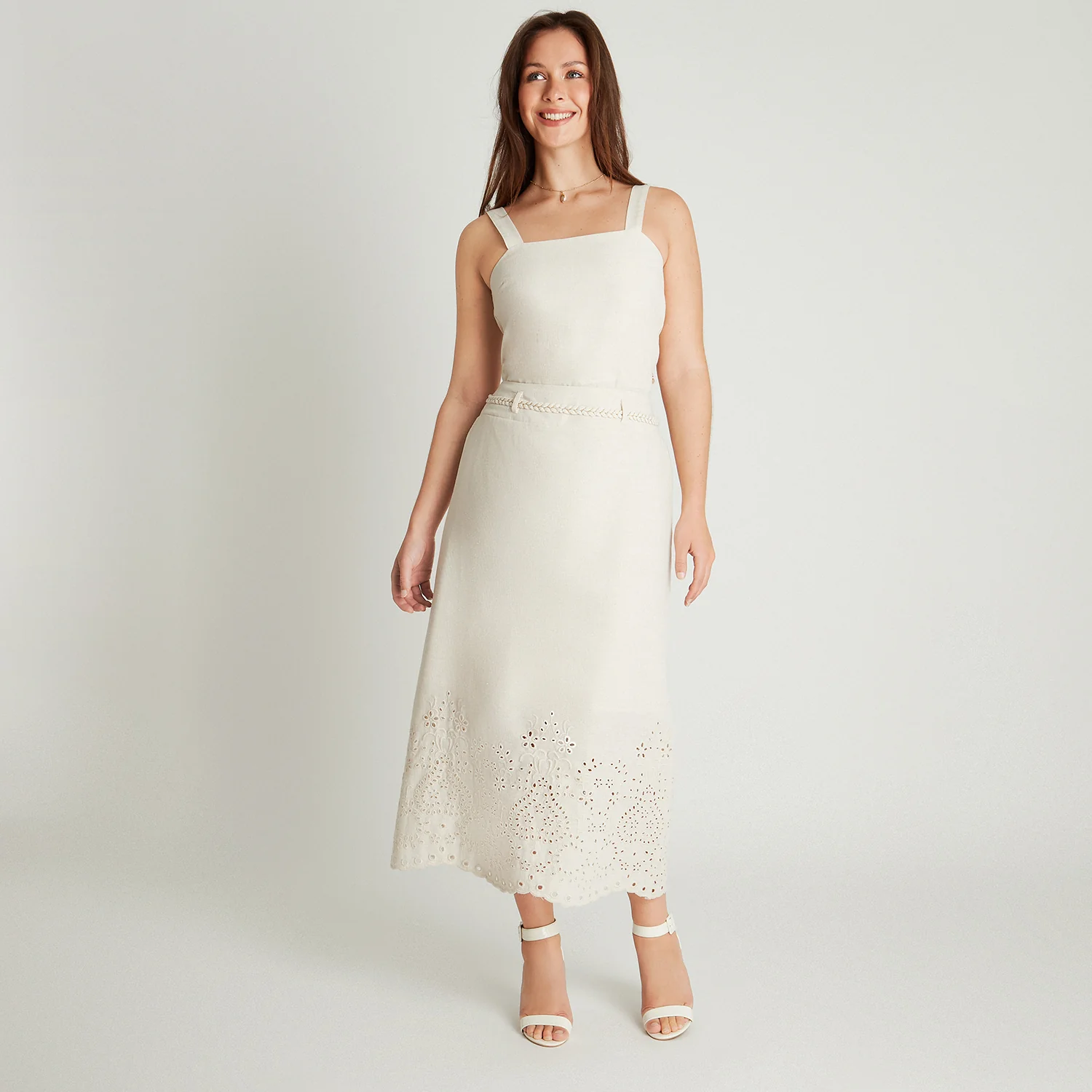 Falda Beige Larga Detalle Broderie y Cinturón - Image 4