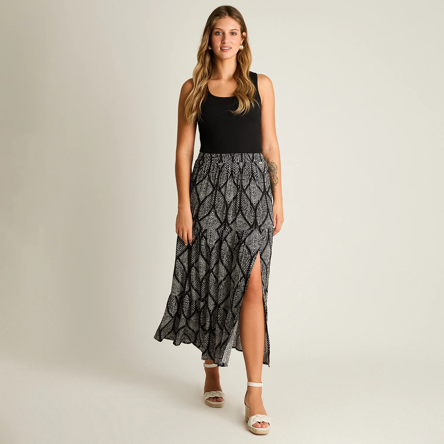 Falda Negra Maxi con Lurex Calce Normal - Image 4