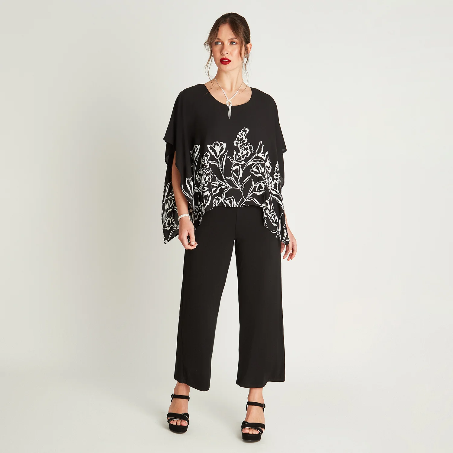 Enterito Negro Sin Manga Cuello Redondo - Image 4