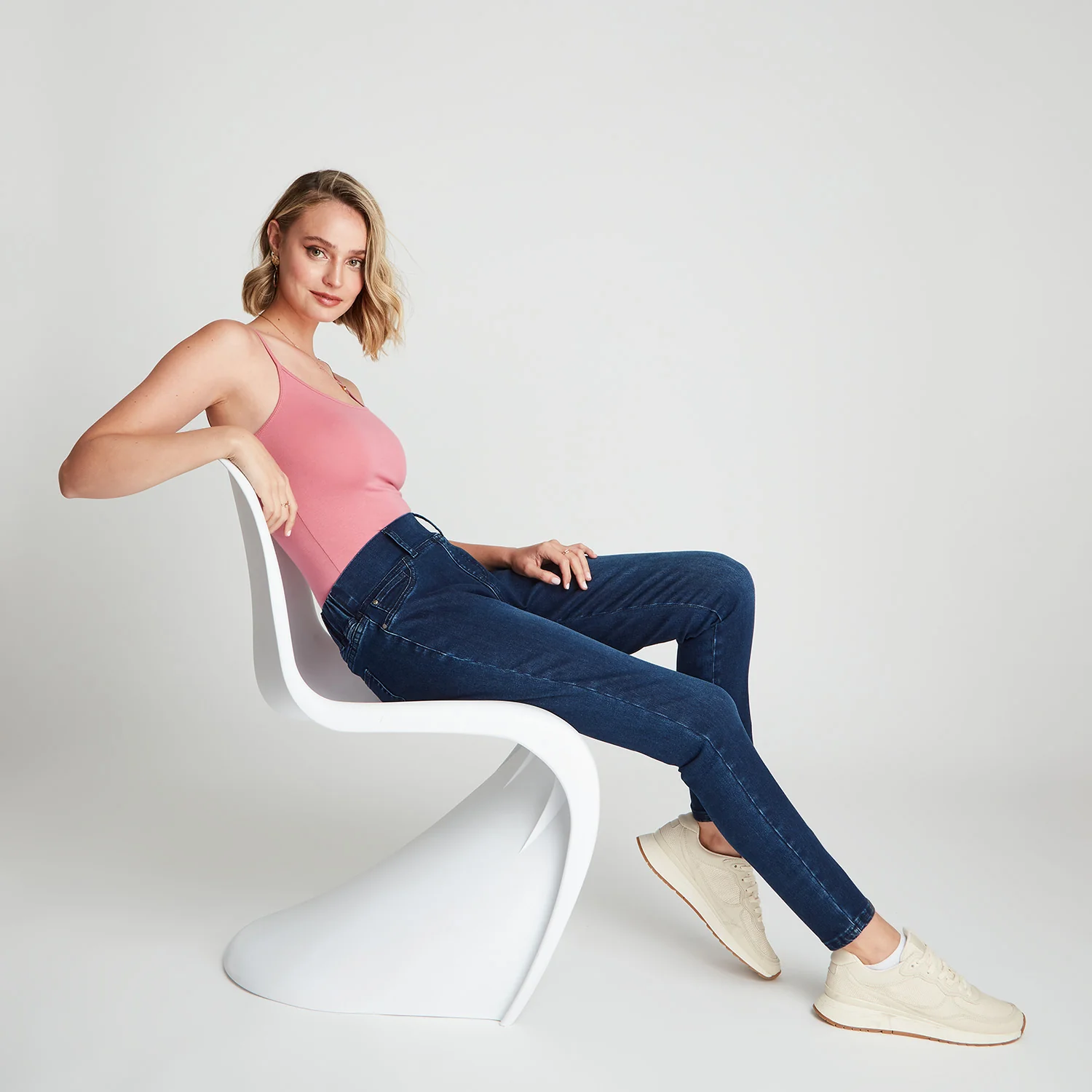 Skinny Jeans Pretina Alta Azul Oscuro - Image 3