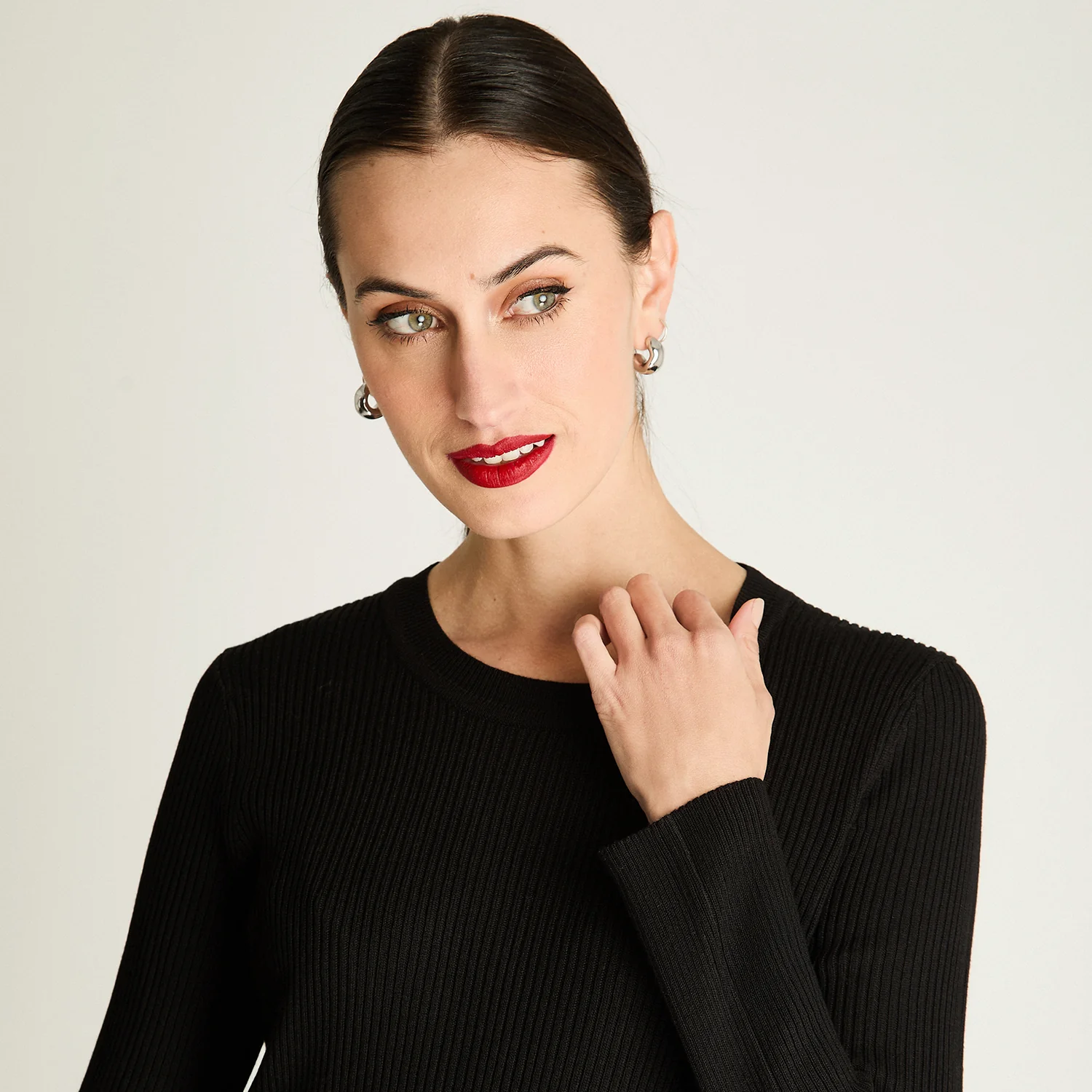 Sweater Manga Larga Escote Redondo Liso Negro - Image 3