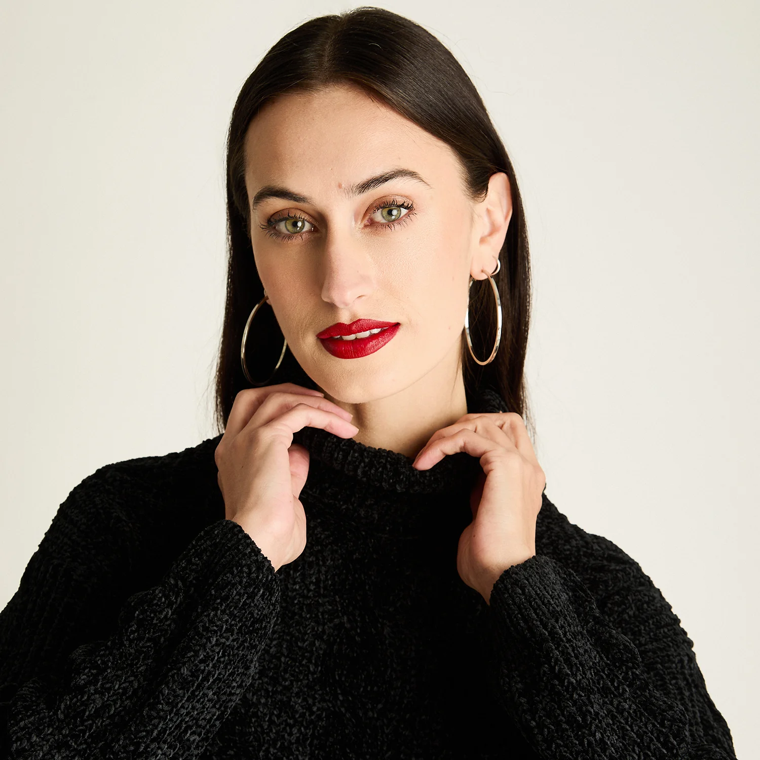 Tejido Chenille Holgado Negro - Image 3