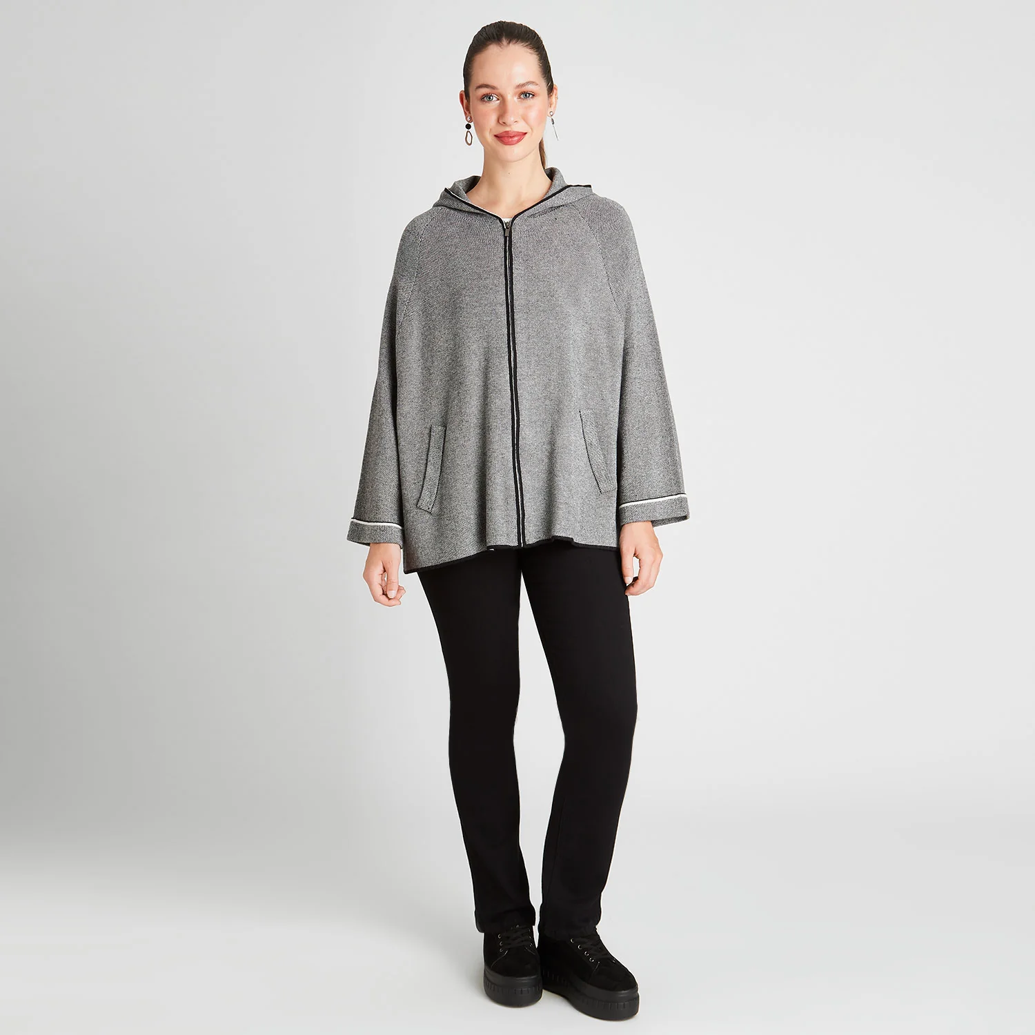 Poncho Manga Larga Con Gorro Gris - Image 4