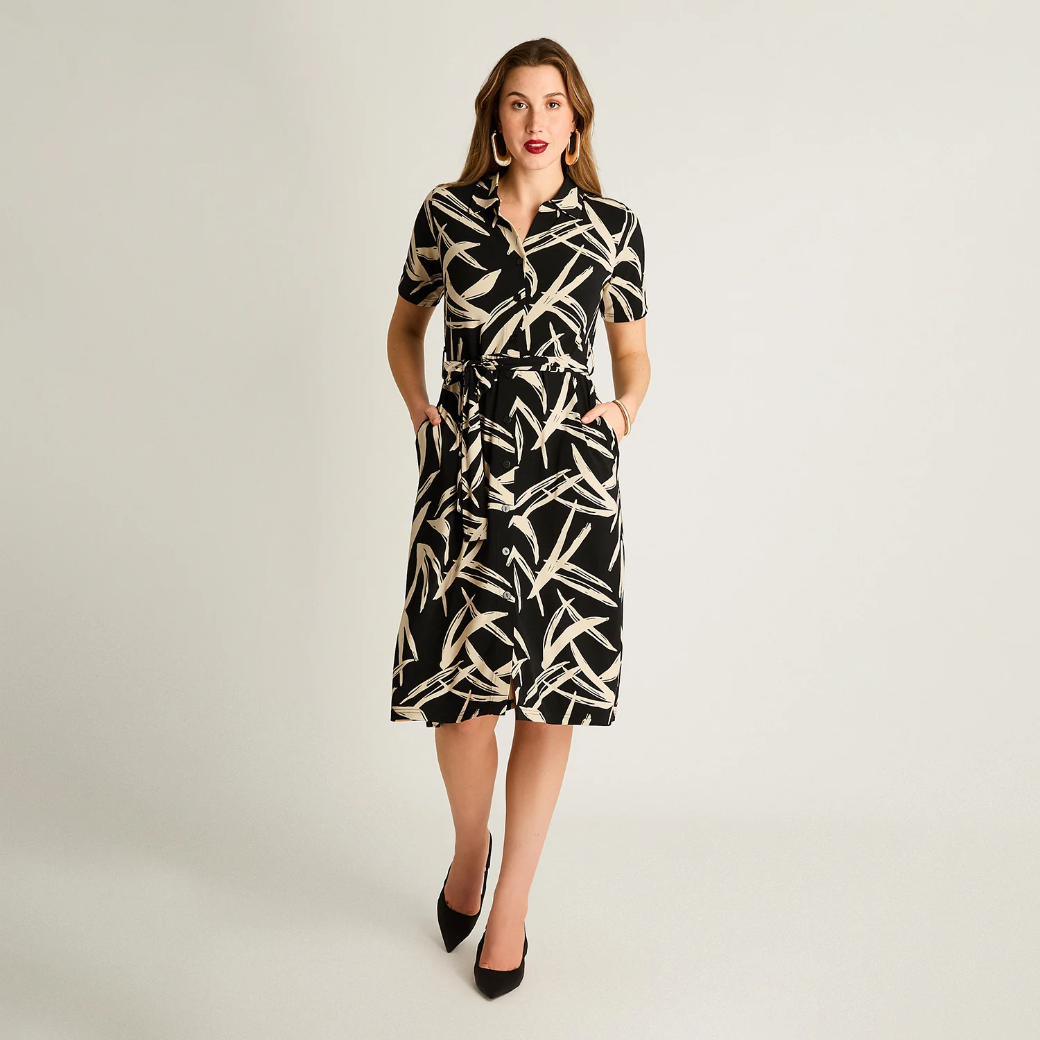 Vestido Midi Negro Estampado con Bolsillos - Image 4