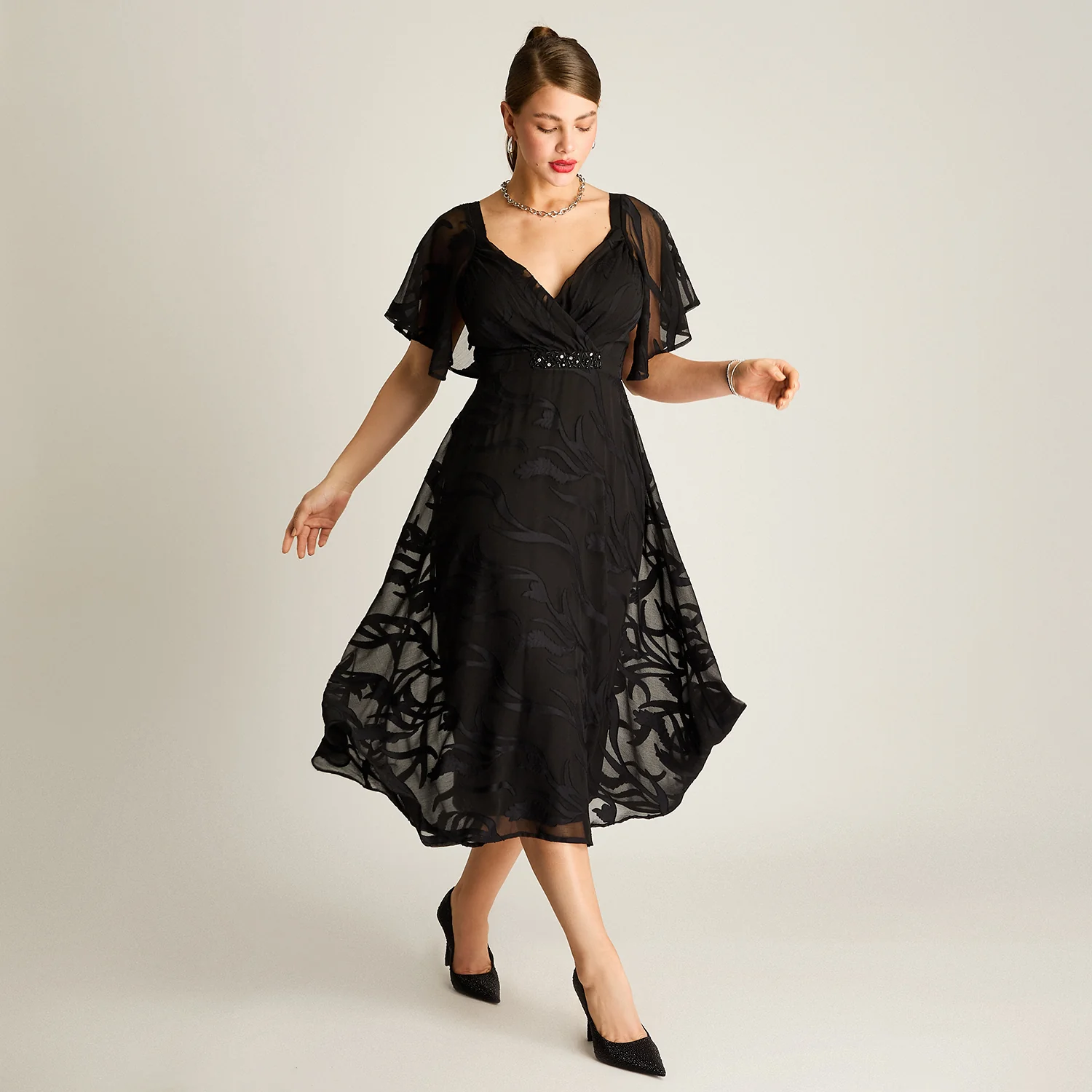 Vestido Midi Negro Escote V - Image 4