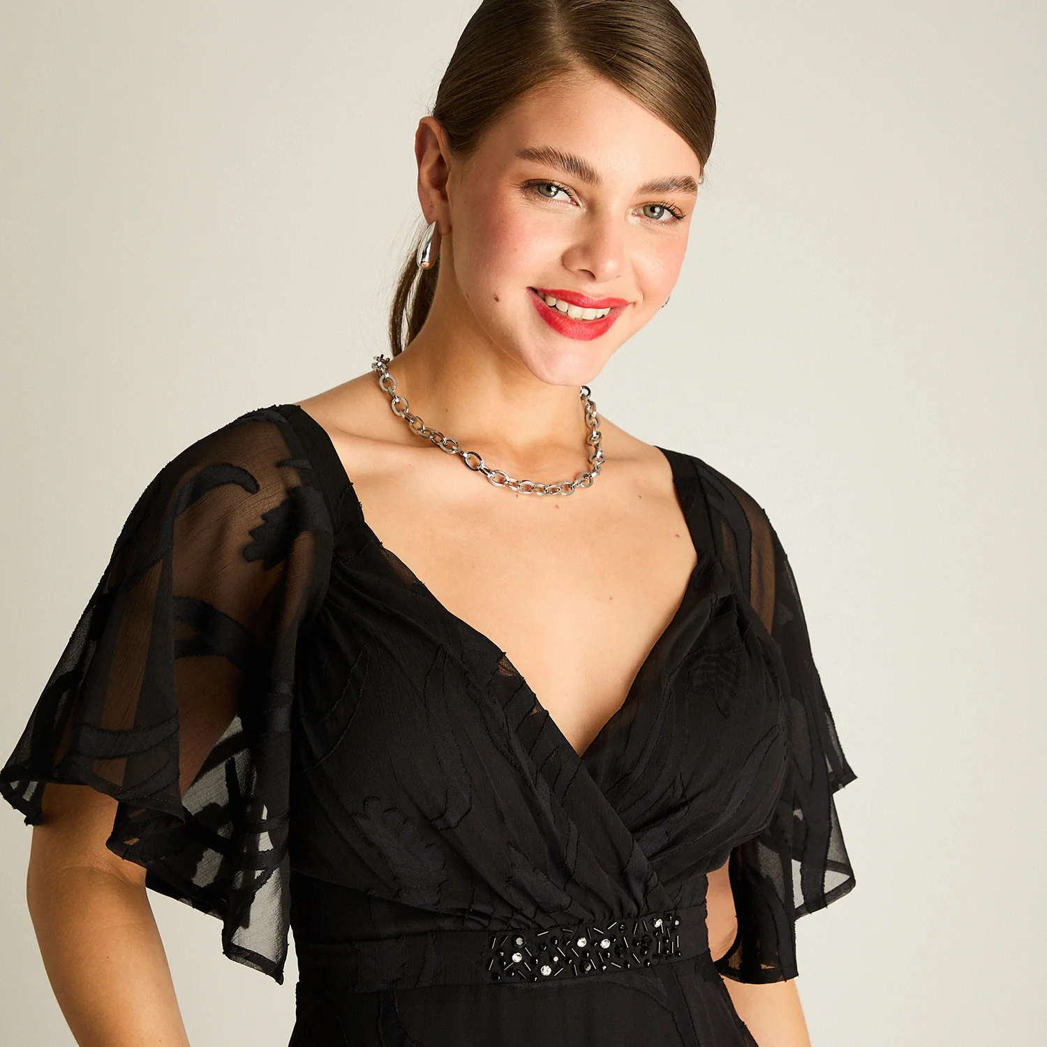 Vestido Midi Negro Escote V - Image 5