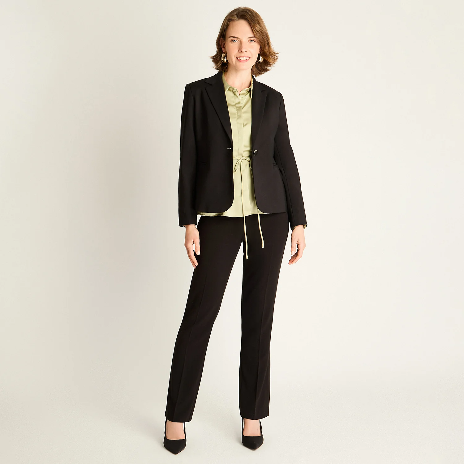Blazer Negro de Corte Clásico - Image 4