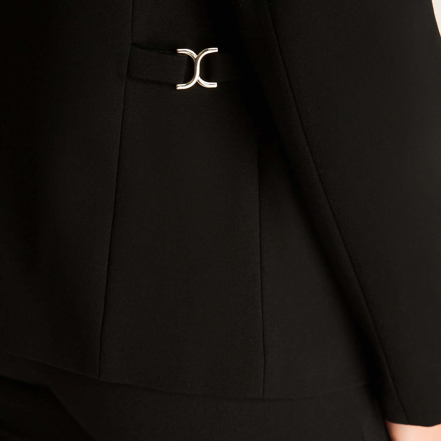 Blazer Negro Entallado - Image 5